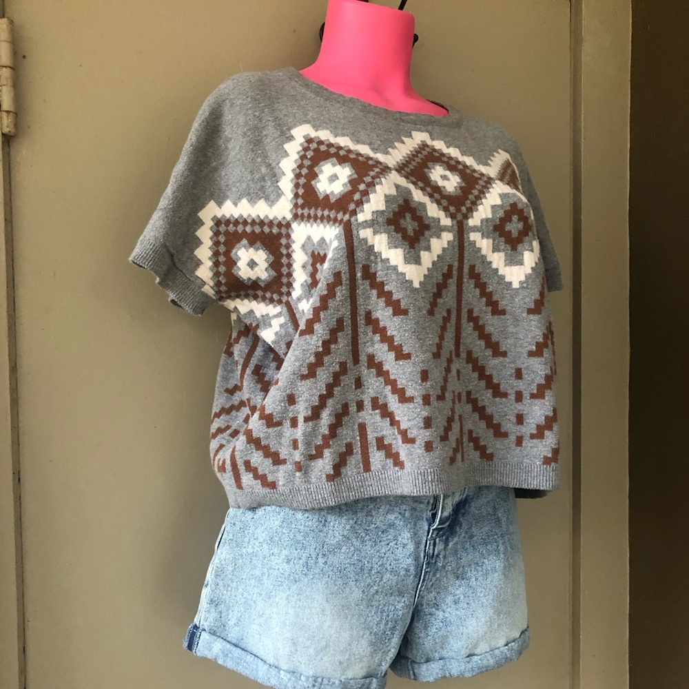 Forever 21 Gray, Brown & White Geometric Crewneck Sweater